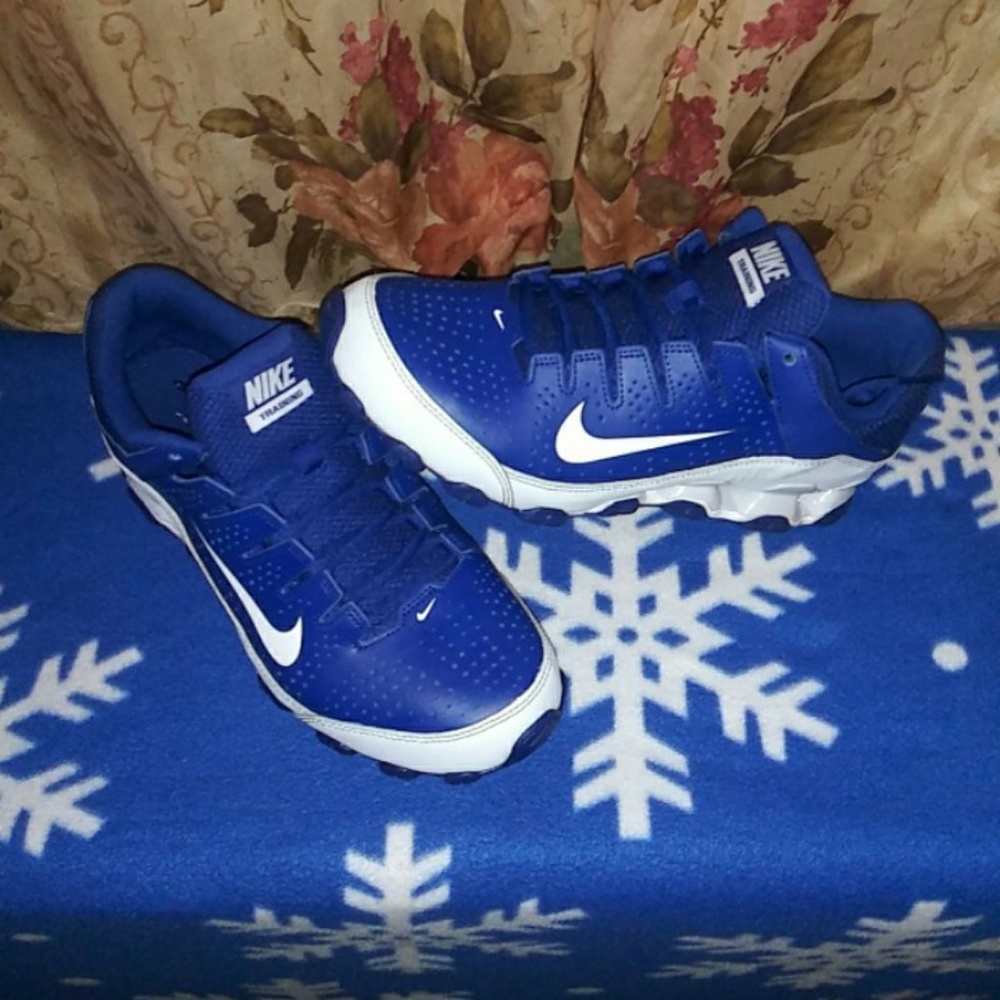 Shoes - Picture 3 of 4